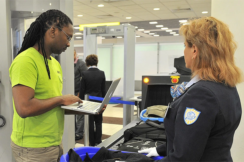 Теперь перед посадкой пассажирам, улетающим в США, предложат продемонстрировать работоспособность мобильного устройства или компьютера