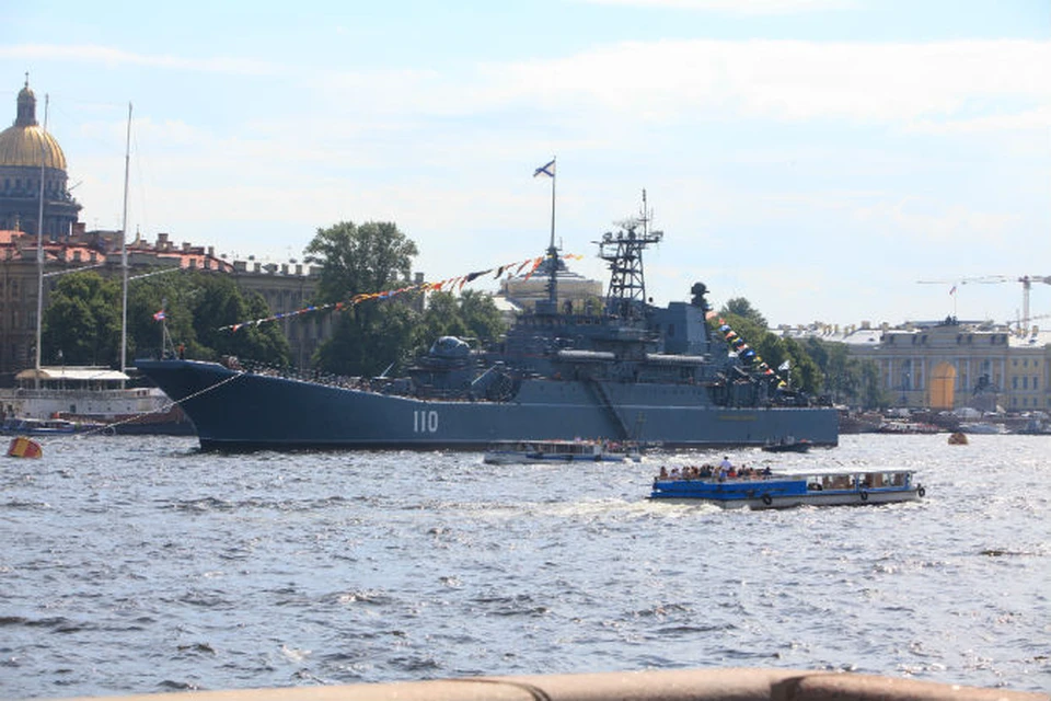 В Петербурге прошел парад судов.