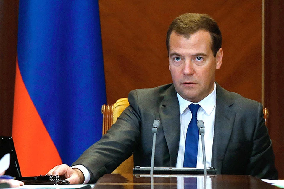 Медведев предупредил, что в Москве может запахнуть гарью