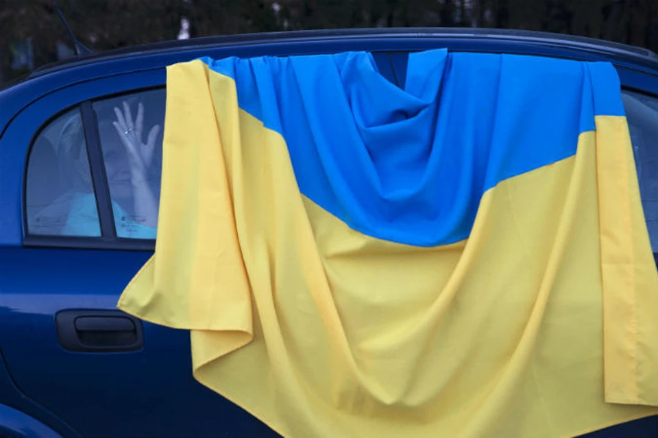 Параллельно с борьбой за Новороссию нужно бороться и за Украину.