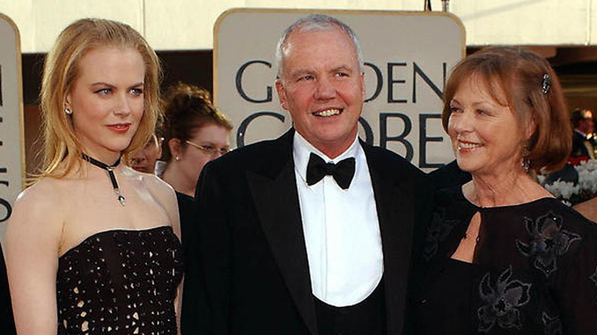 Интернеттегі порно жұлдыз Наоми