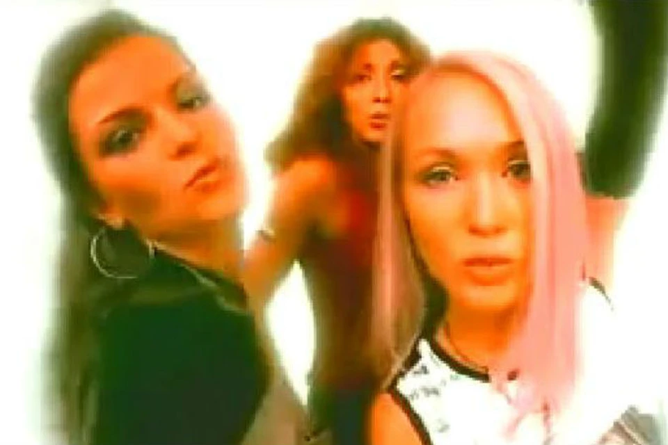 Исполнительницы самой патриотичной песни в стране - группа "Поющие вместе". Фото: скриншот с видео.