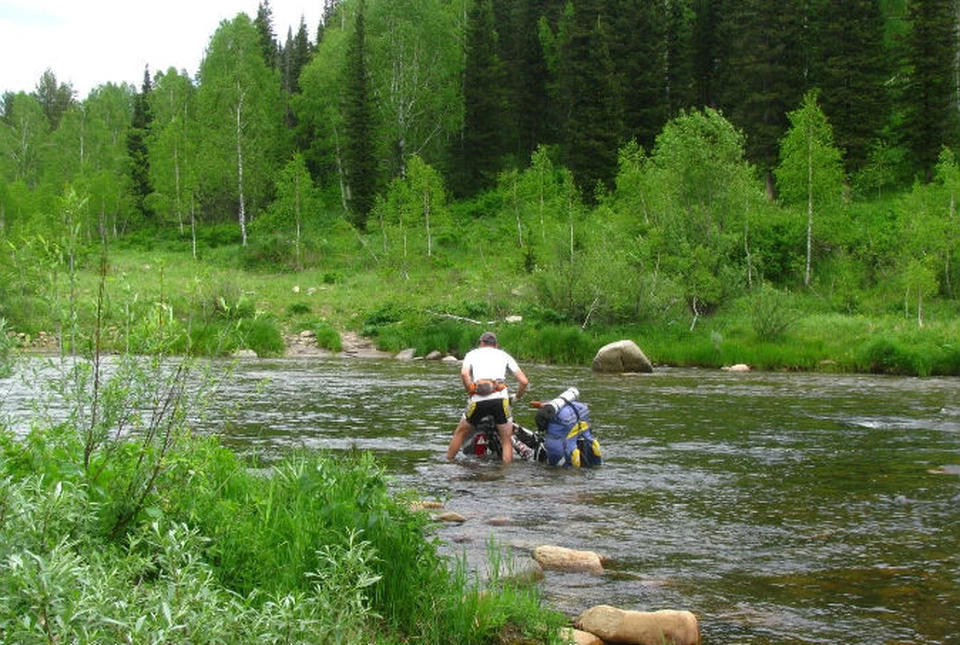 Переправа через горные речки (фото из личного архива)