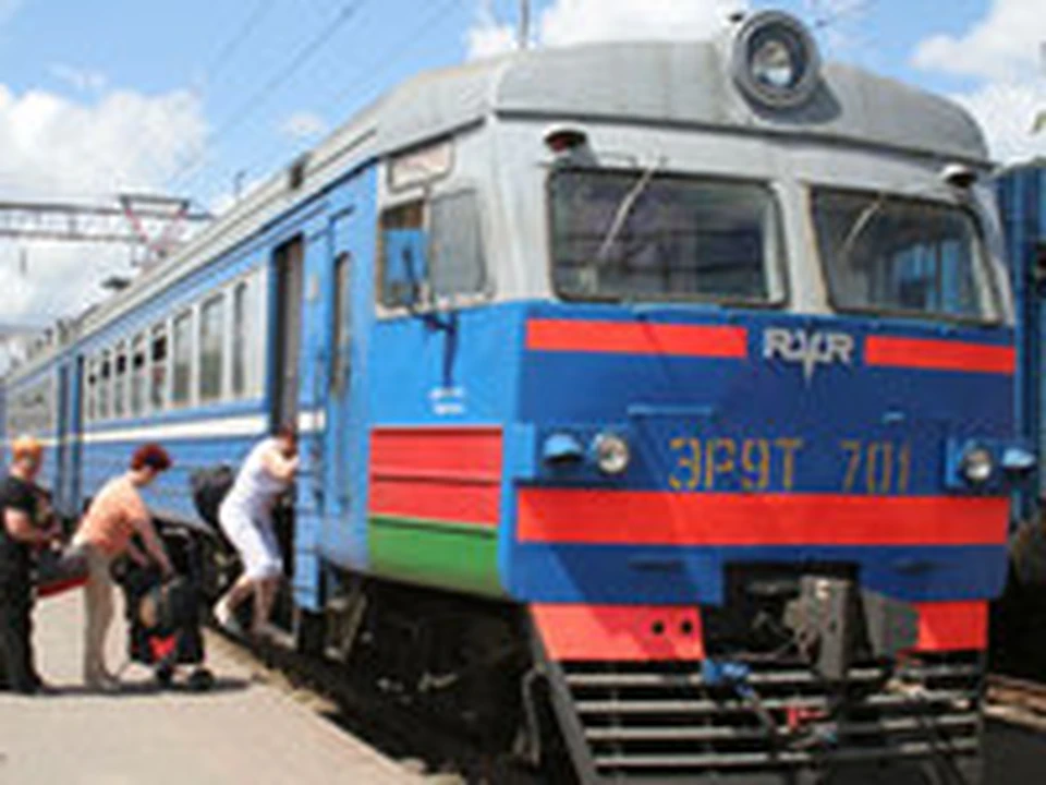 Электричка минск городея на сегодня. Электрички. Пути электричек. Поезд или электричка. Электропоезда Беларуси