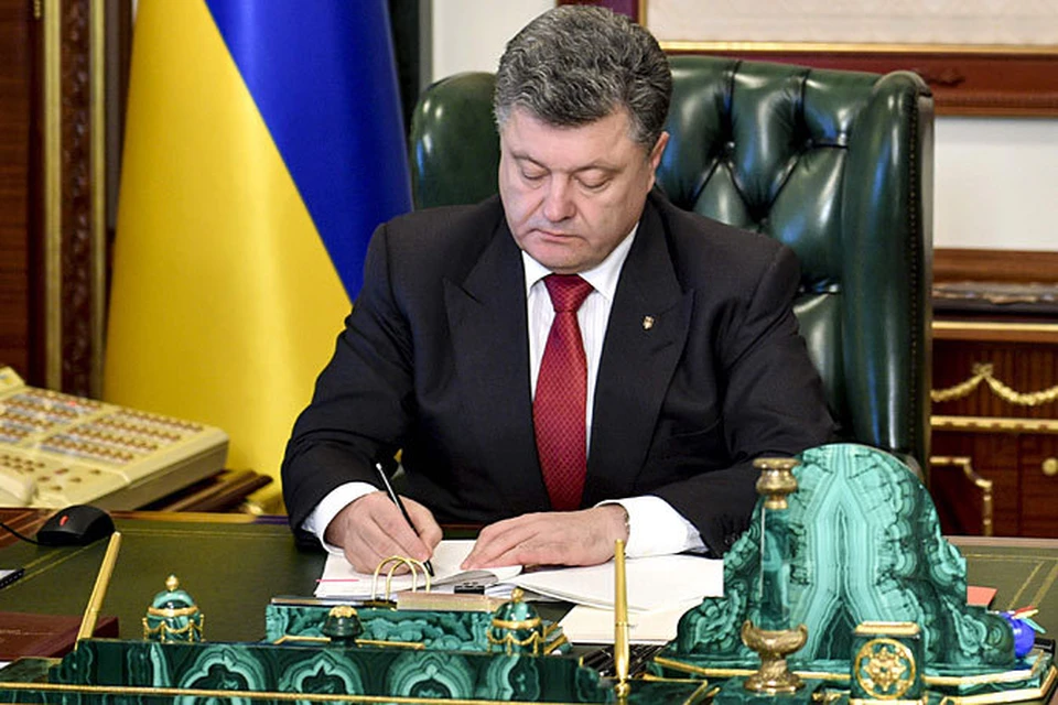 Президент Украины Петр Порошенко поручил до конца недели включить отопление всех домов