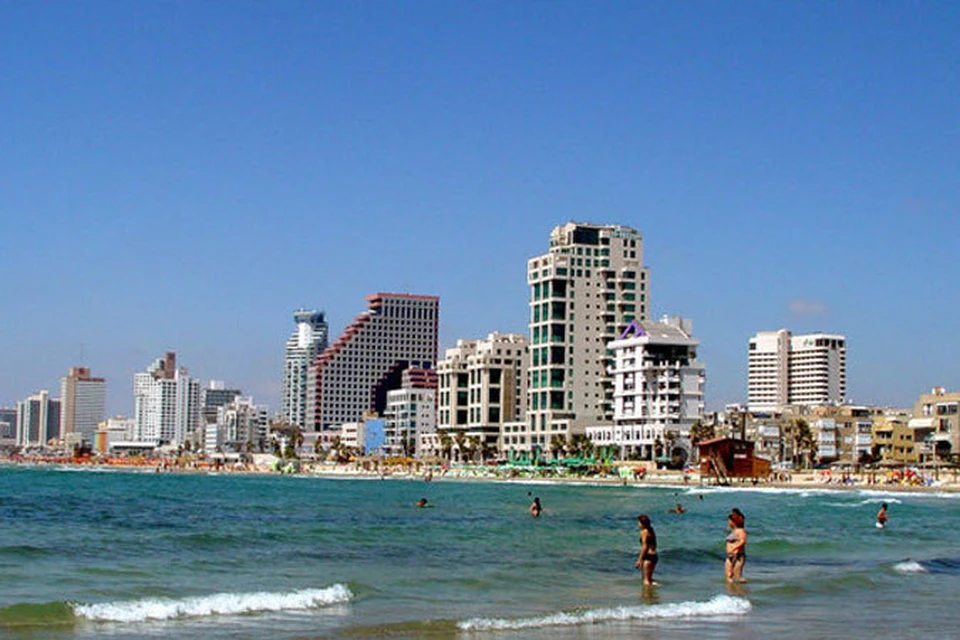 В Тель-Авиве туристов немного, здесь больше обращают внимание на цены