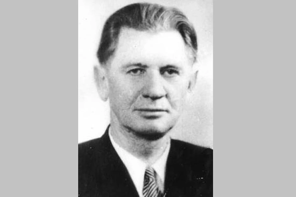 Анатолий Георгиевич Зиновьев. Фото с сайта http://www.apatitylibr.ru/images/stories/gorod/ylici/3.JPG