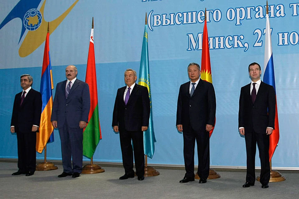 ЕАЭС - следующая стадия Таможенного союза. Сейчас в него входят Россия, Белоруссия, Казахстан и Армения