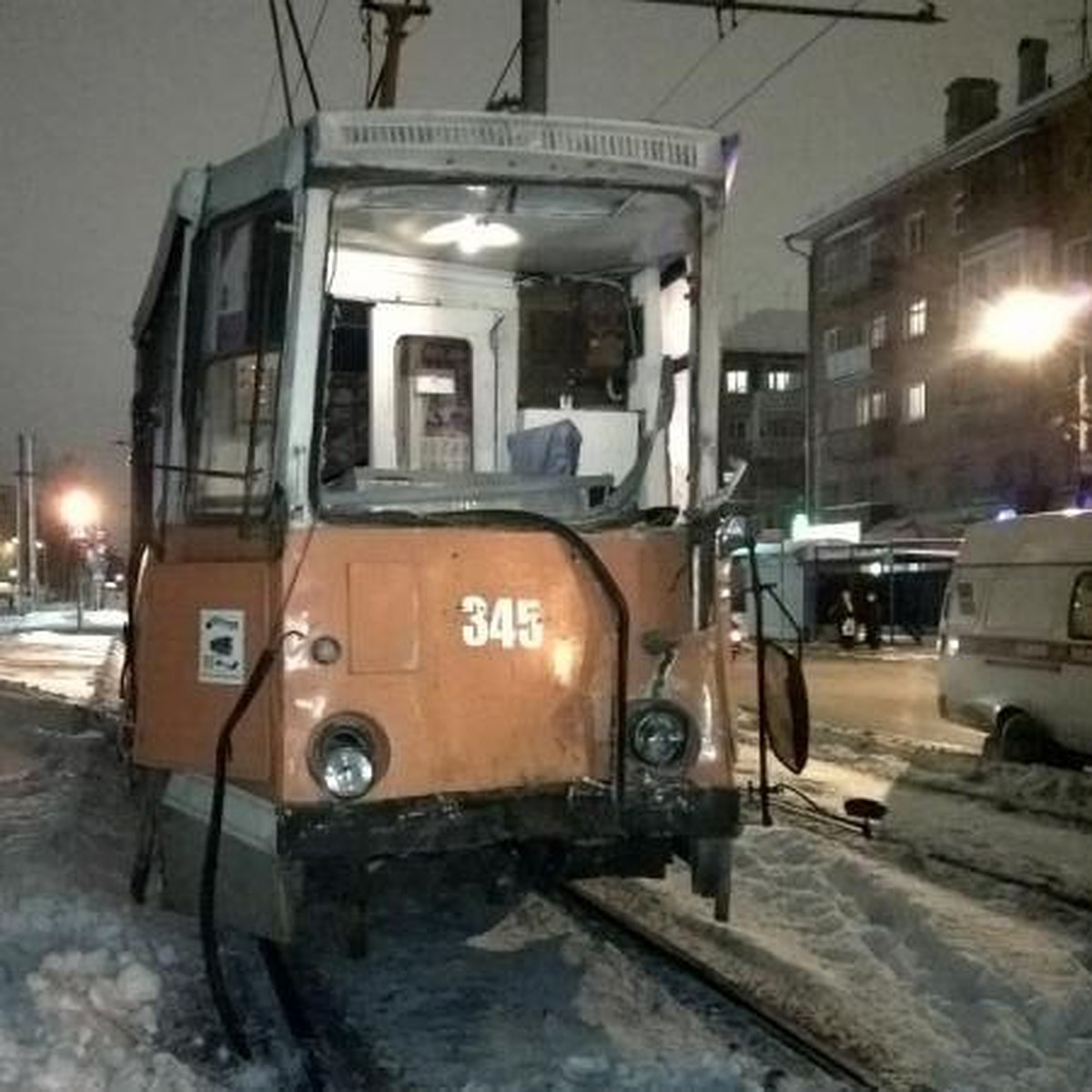 В Перми выясняют причины ДТП, в котором трамвай протаранил два автобуса -  KP.RU