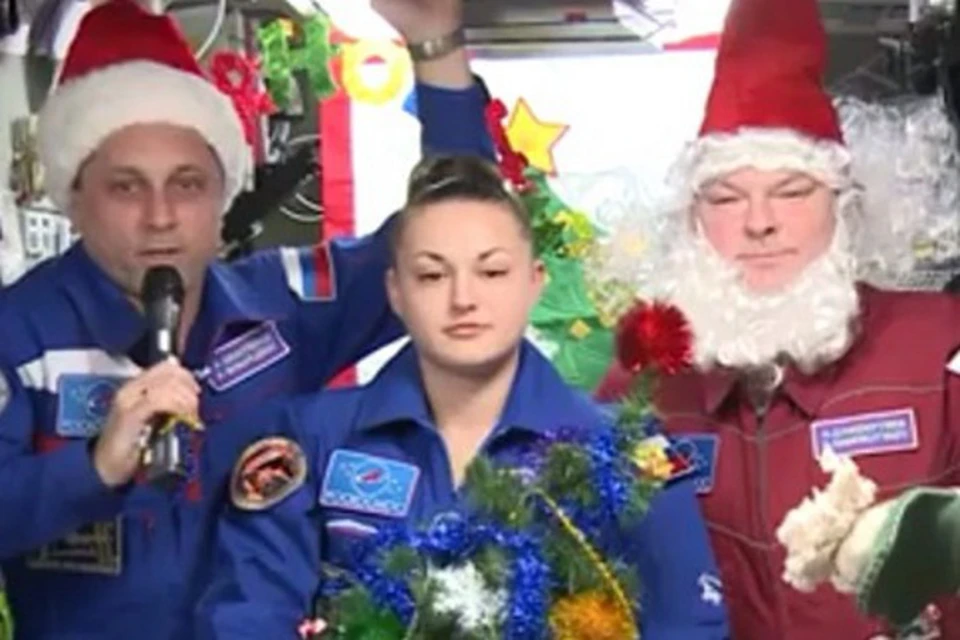 Космонавты МКС поздравили россиян с наступающим с Новым годом