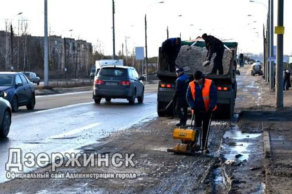 В Дзержинске 17 и 18 января проводилась засыпка аварийных ям