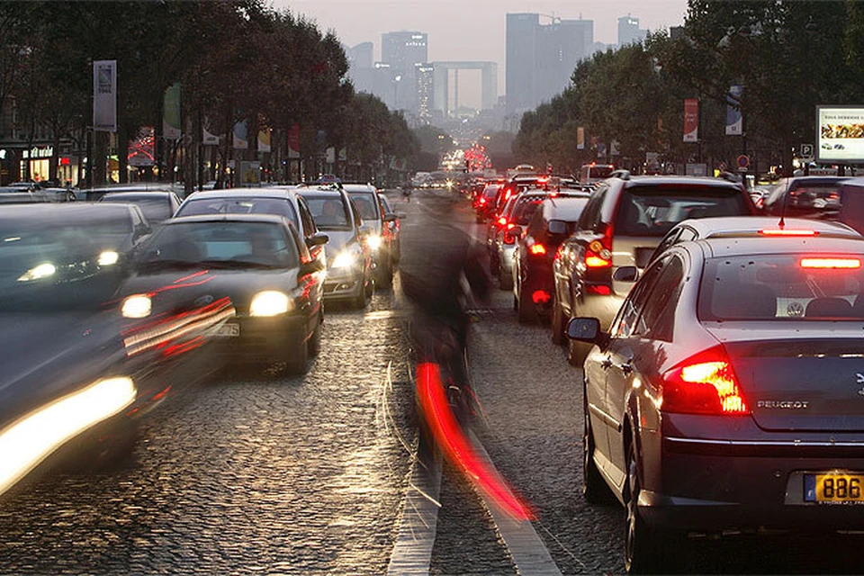 23 марта на улицы Парижа выйдут только машины с нечетными номерами
