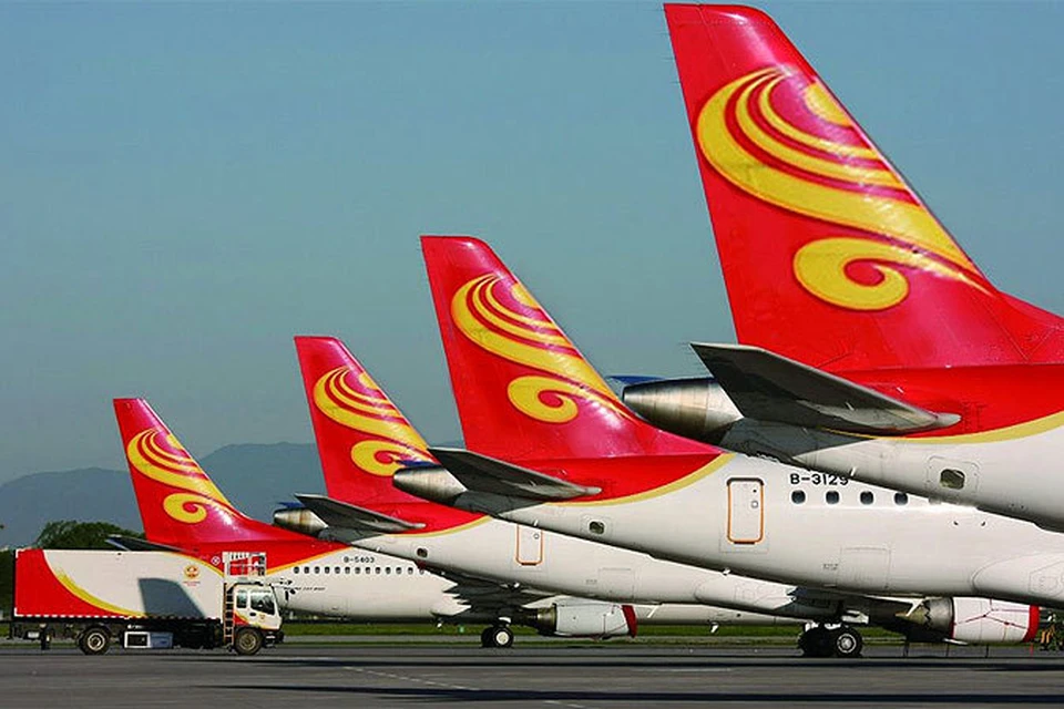Первый коммерческий рейс из Шанхая в Пекин совершил лайнер авиакомпании Hainan Airlines со 156 пассажирами на борту и 8 членами экипажа.