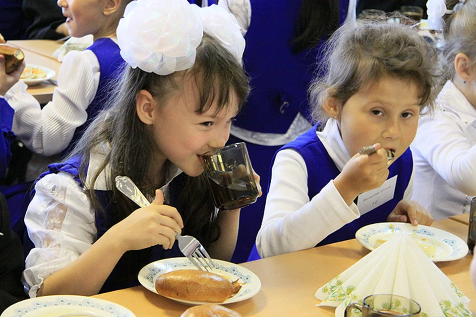 Полноценный обед для школьника - залог здоровья и работоспособности. Фото: Егор БОРИСОВ.