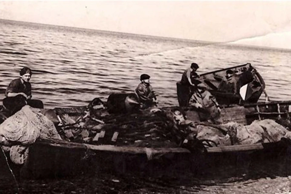 Как мобилизованные с Волги в войну ловили ловили омуль в Байкале. Фото из архива А,Г. Чибизовой.