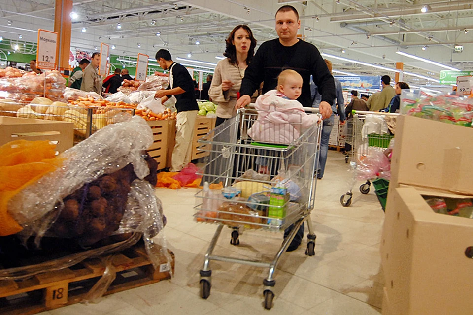 Граждане в условиях кризиса были вынуждены сократить свои потребности и желания, найти более дешевые продукты и товары