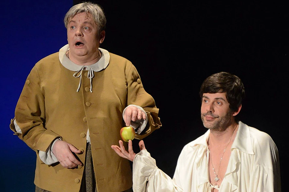 Дон Жуан в исполнении народного артиста России Артема Каминского (справа) не обычный бабник, тянущийся за запретным плодом, а мужчина, умеющий ценить и уважать женщин.