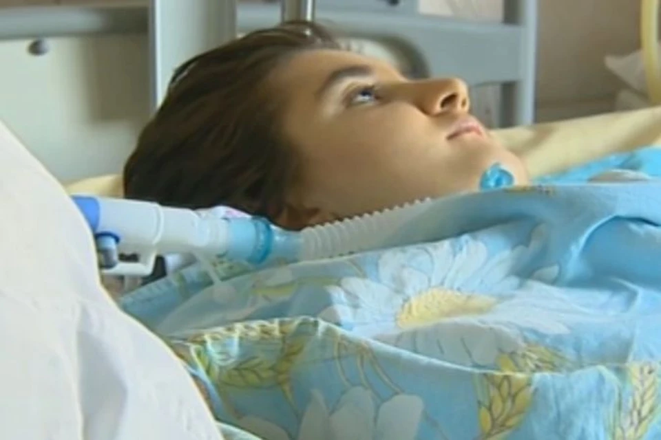 15-летняя Камилла Гаджибекова вернулась домой после операции. Фото: стоп-кадр НТВ.