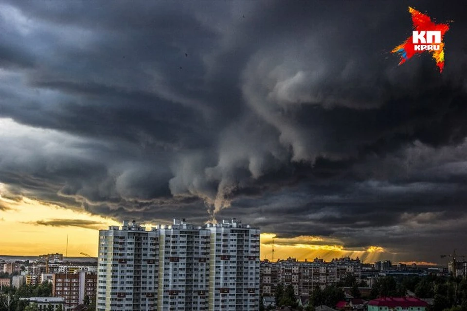 Московская буря. Торнадо в Москве. Смерч в Москве. Торнадо над Москвой. Шторм в Москве.