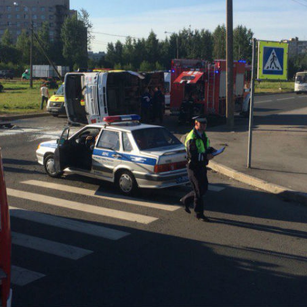 Девять человек пострадали в аварии с маршруткой на проспекте Солидарности -  KP.RU