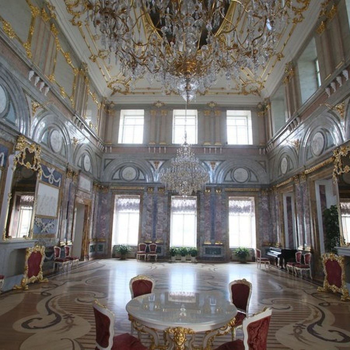 В Петербурге открыли залы Мраморного дворца, который Екатерина построила для своего фаворита - KP.RU
