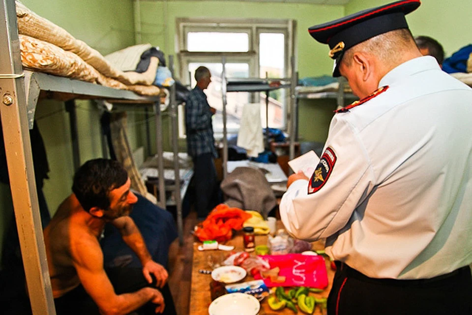 В гаражном кооперативе на западе Москвы обнаружили четыре нелегальных общежития