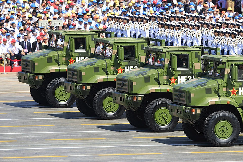 Военный обозреватель «КП» оценил технику, показанную на параде в Пекине
