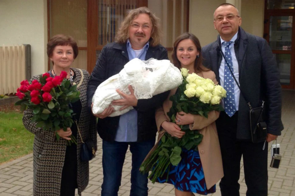 Игорь николаев с женой и дочкой фото