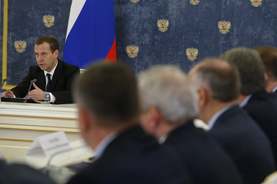 Дмитрий Медведев на заседании правительственной комиссии по вопросам охраны здоровья граждан