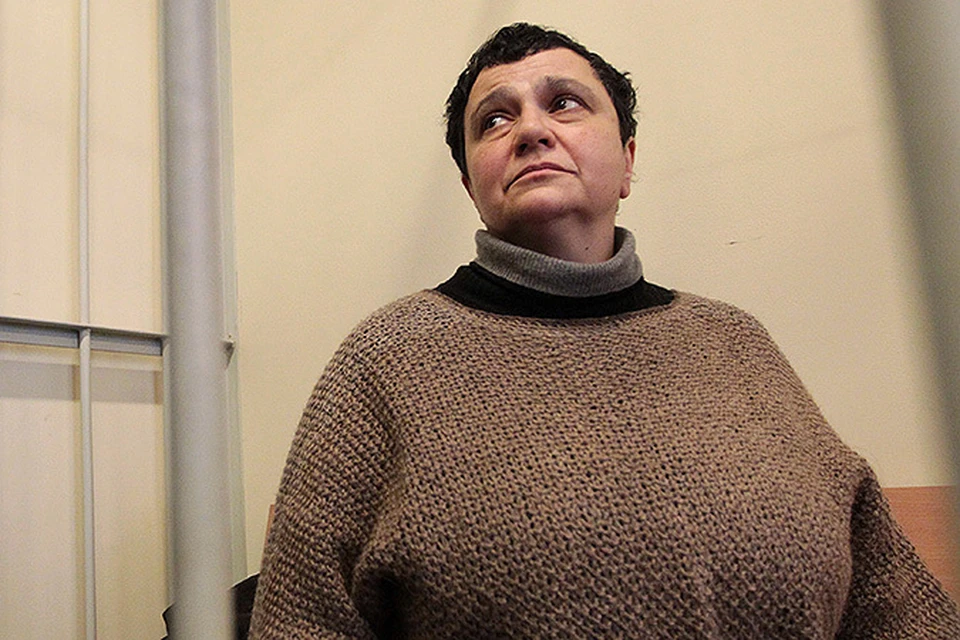 Елена Баснер в помещении Октябрьского суда Санкт-Петербурга
