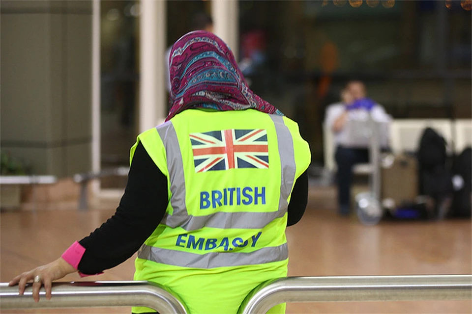 В египетских аэропортах появились сотрудники консульства Великобритании для координации эвакуации британских туристов