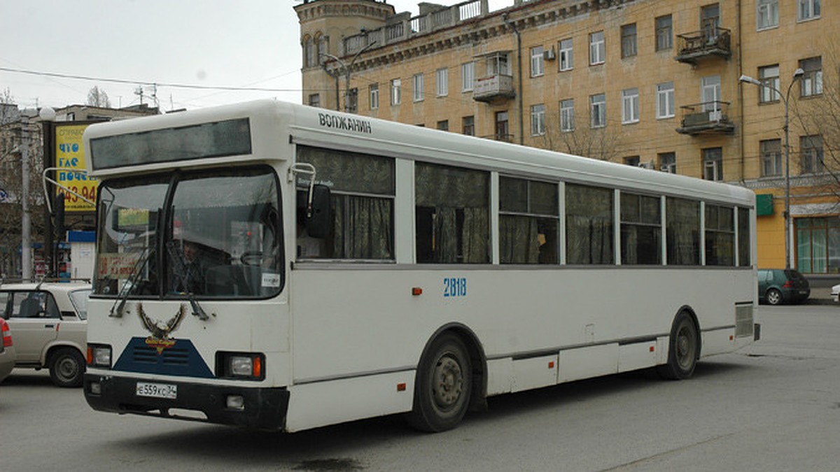 Пригородные волгоградские автобусы не вышли на маршрут: нет денег на бензин  - KP.RU