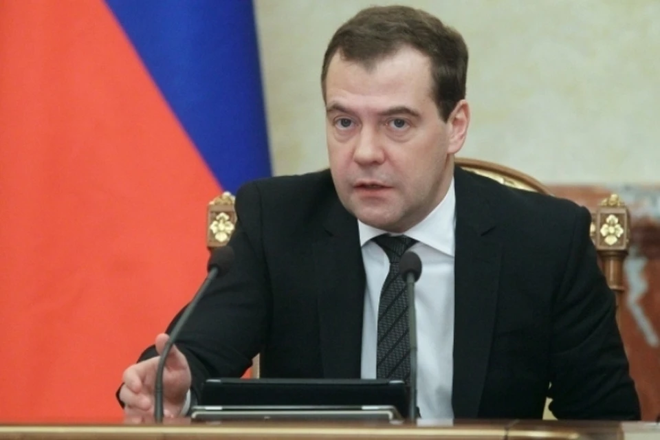 Медведев подписал постановление об антикризисной поддержке автопрома