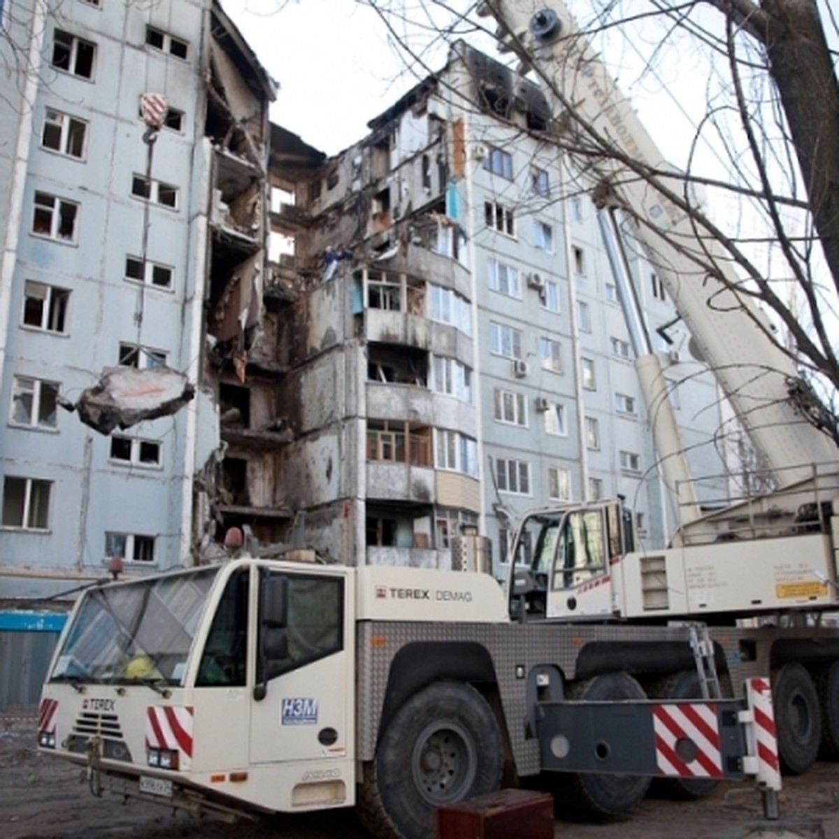 Причину взрыва дома в Волгограде определит следственный комитет - KP.RU