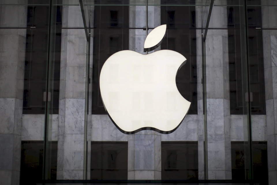 После загрузки новый iOS обнаруживает эту проблему и в целях безопасности отключает телефон. Навсегда.