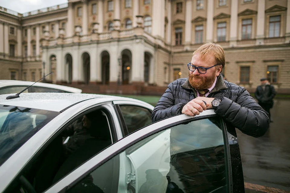 Депутат продал квартиру в центре Петербурга.