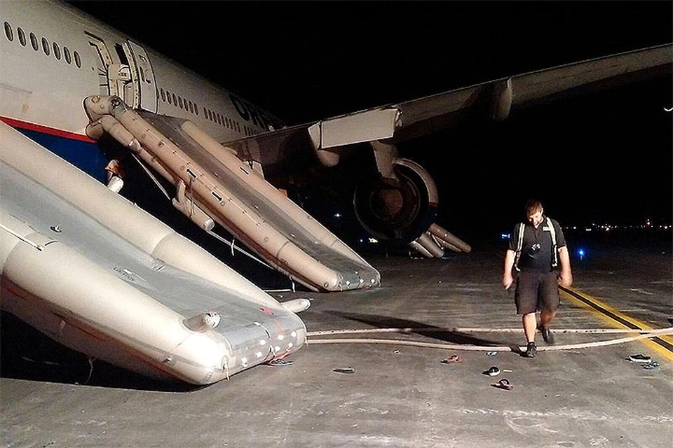 После взлёта у «Боинга-777» компании «Оренбургские авиалинии» вспыхнул один из двигателей. Фото: José Urtecho ‏@capiurtecho