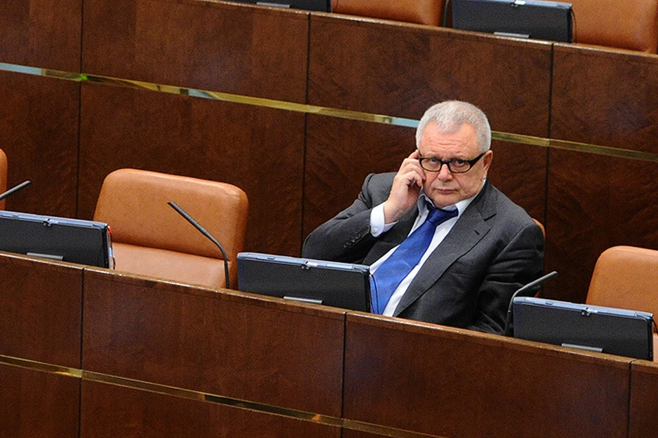 По словам Константина Титова, мошенники убедили его вложить 6 миллионов долларов под небывалый процент. Фото: ИТАР-ТАСС/ Станислав Красильников