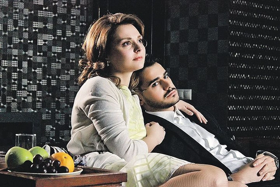 Главный герой сериала Артем (Микаэл Арамян) - романтик, отчаянно влюбленный в красавицу Анну (Вера Житницкая) Фото: Первый канал