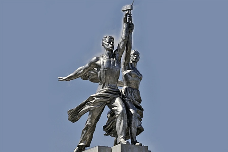 «Рабочий и колхозница» стали символом не только заставки «Мосфильма», но и всего советского времени.