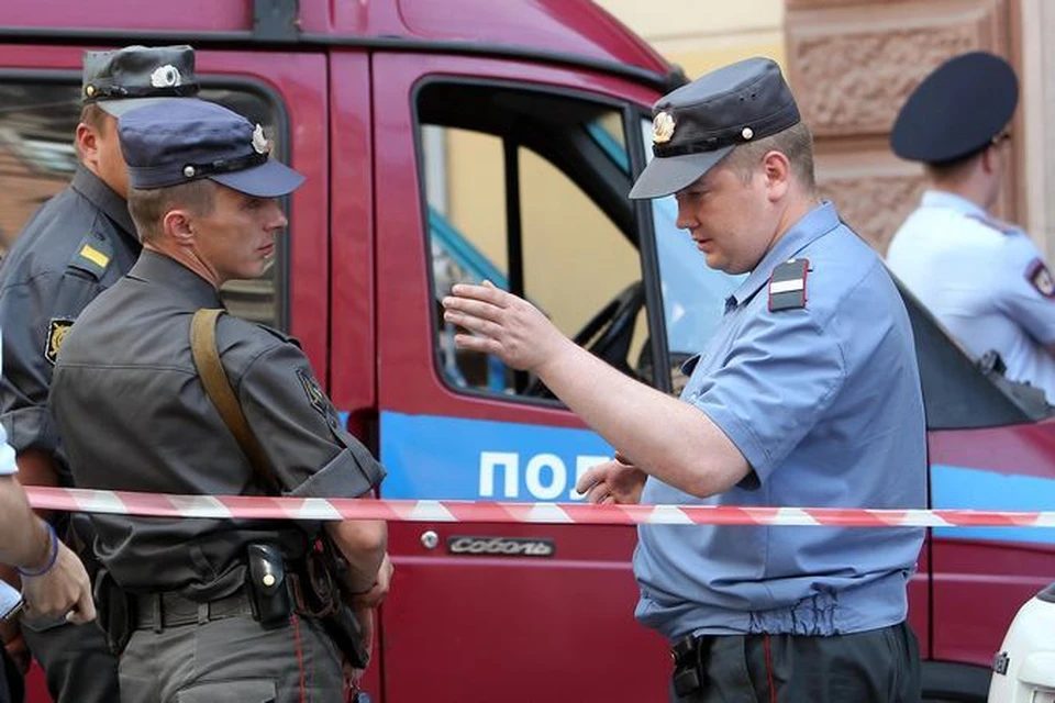 Следователи разбираются в обстоятельствах смерти выпавшей с балкона петербурженки