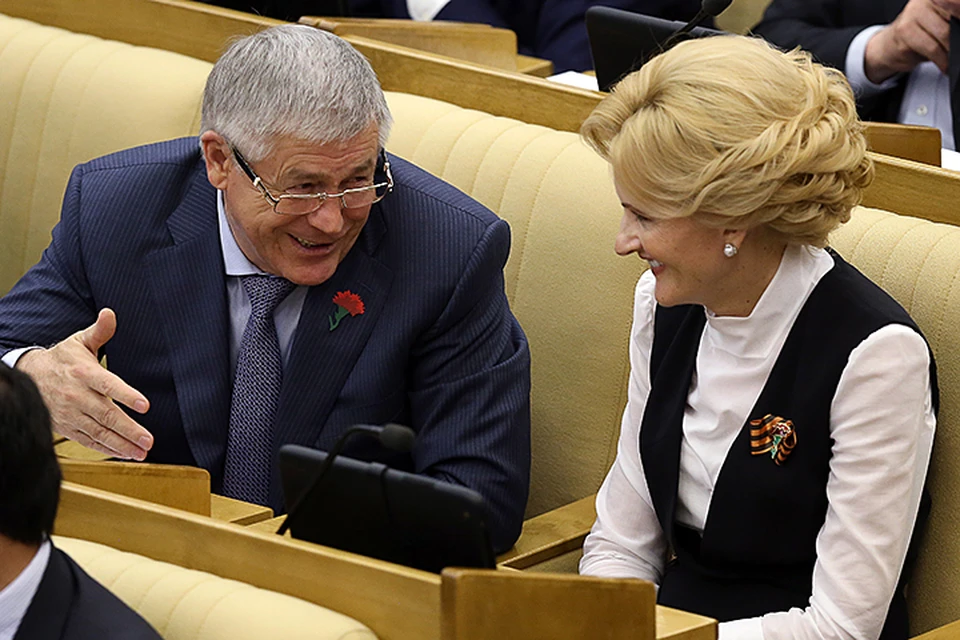 К решающему голосованию поправки уже смягчили, но они по-прежнему бурно обсуждаются. Фото: Артем Коротаев/ТАСС