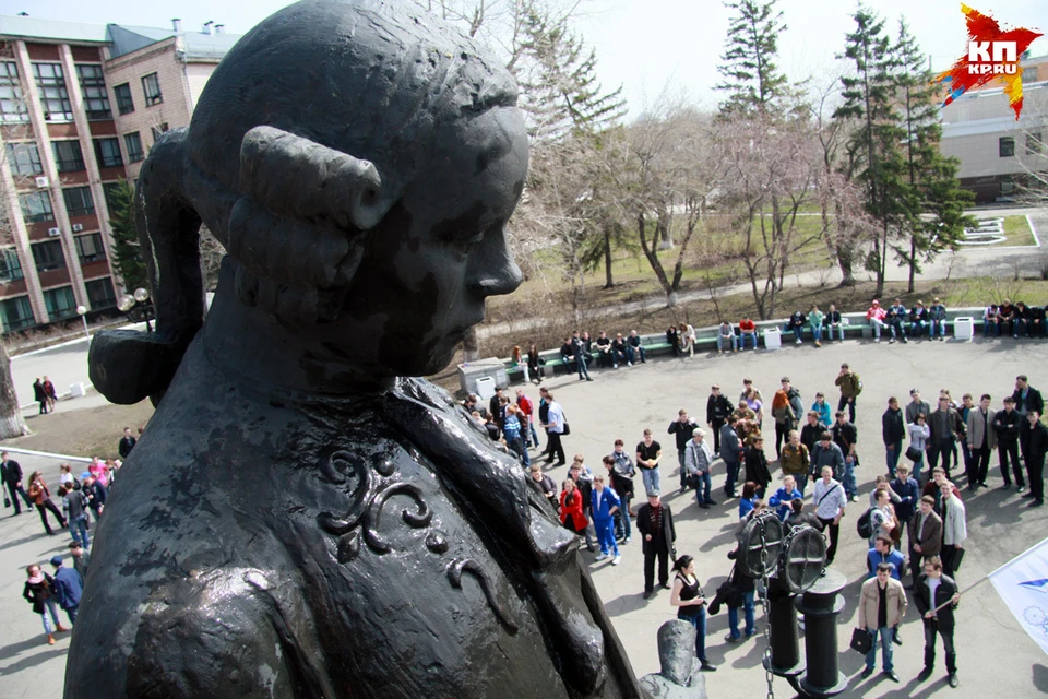 Памятник Ползунову прошел во второй этап голосования за символы России