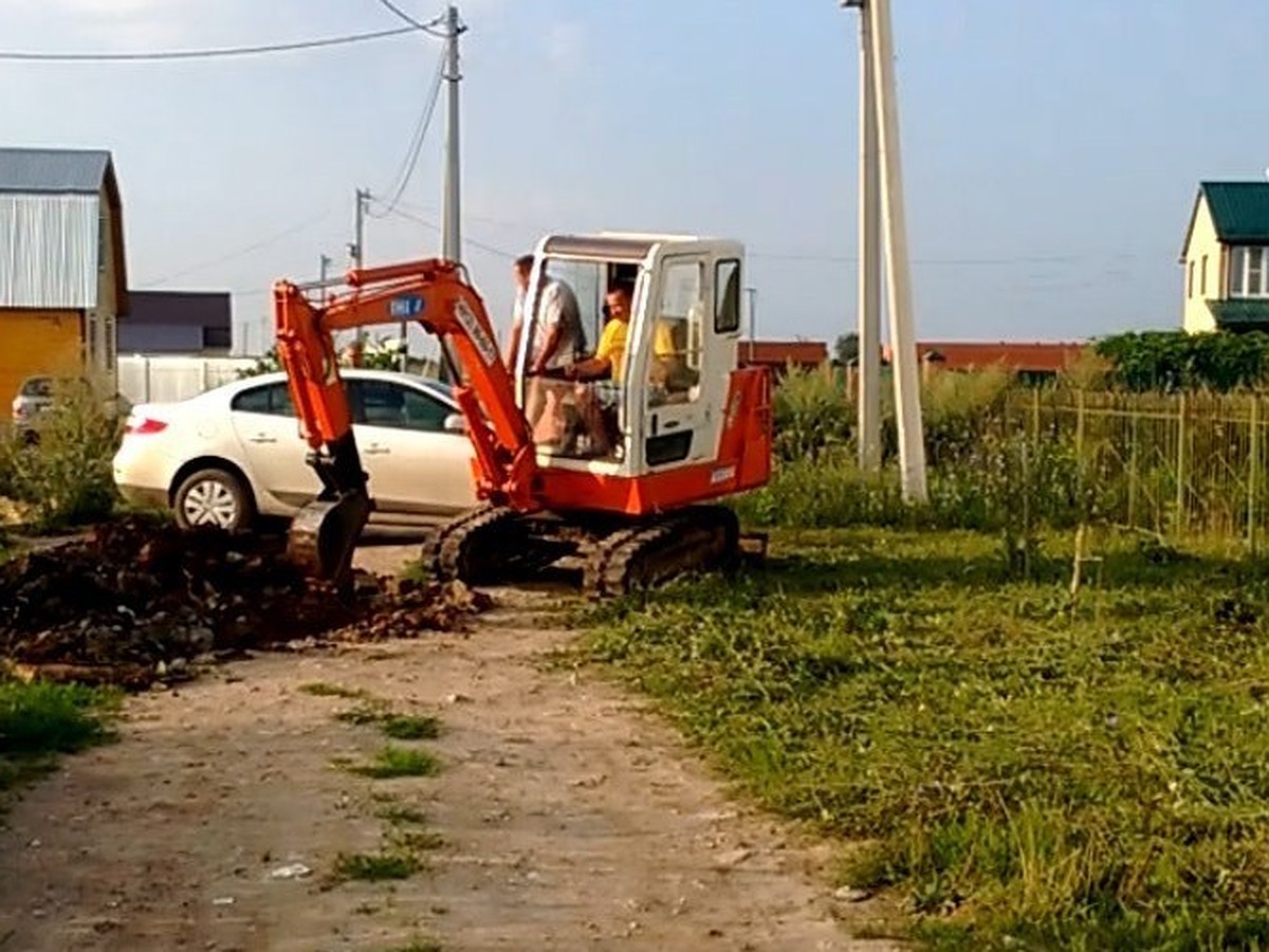 Жителей рязанской деревни Рожок заблокировали в собственных домах - KP.RU