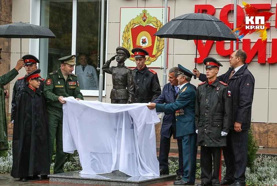 В Казани появился еще один памятник.
