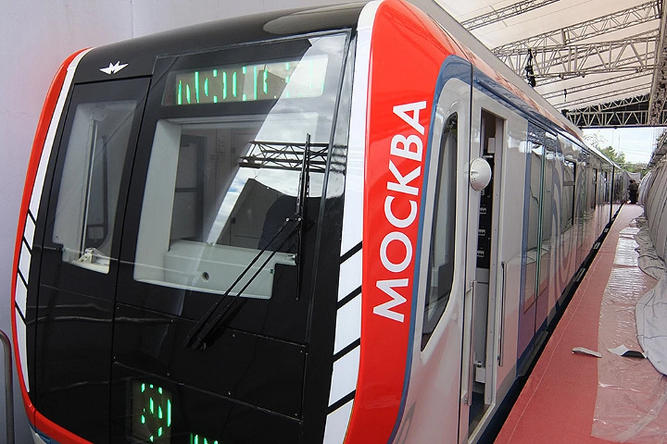 Журналисты "КП" оценили новый поезд метро «Москва»