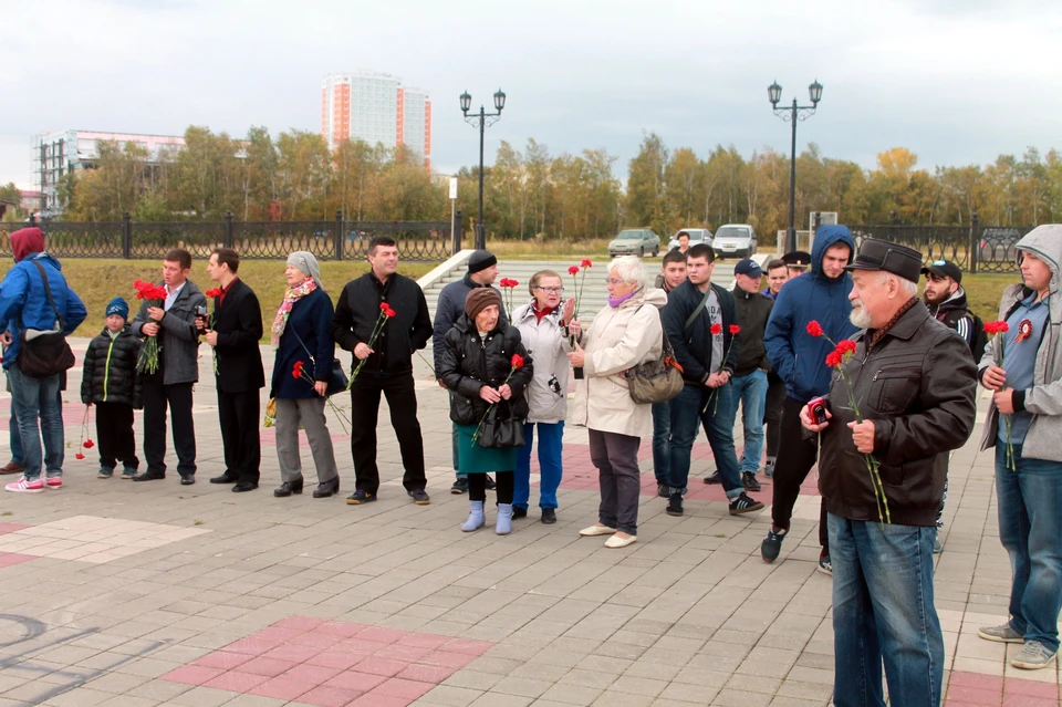 В Сургуте незаконно установили бюст Сталина. Фото из группы ВКонтакте "Сбор средств на бюст Сталину в Сургуте"