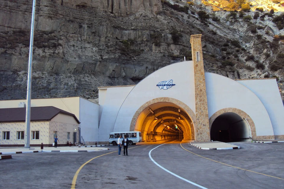 Гимринский тоннель, недалеко от которого разбились полицейские, считается самым длинным в России. Фото: wikipedia.org