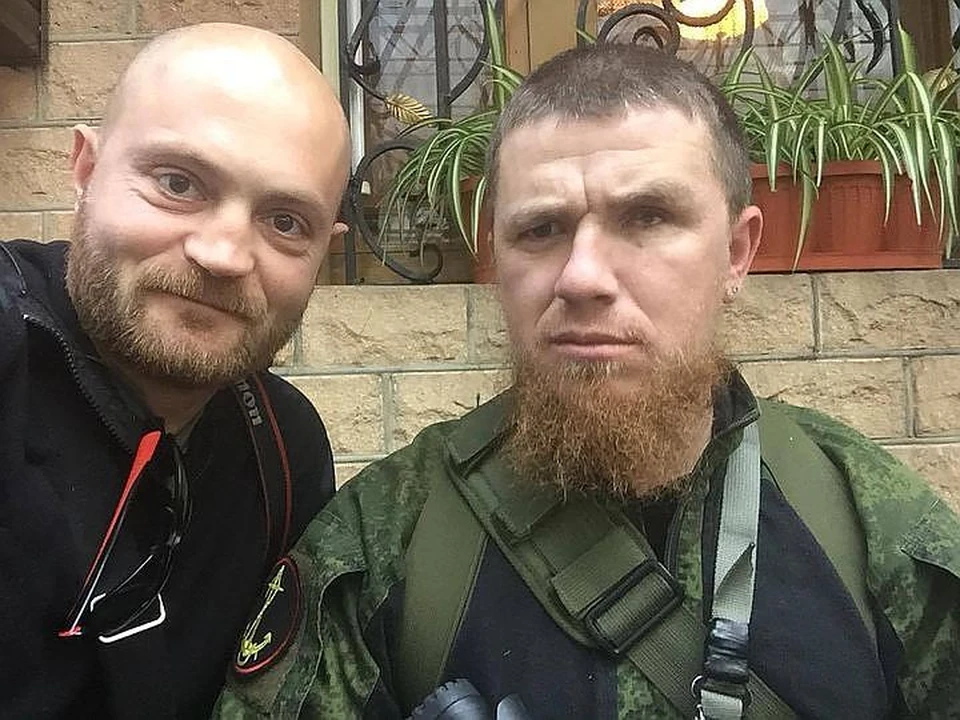 Это фото спецкор «КП» Александр Коц сделал во время командировки в ДНР - 1 октября нынешнего года. Моторола, он же Арсен Павлов - справа.