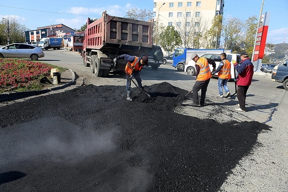 Ремонт владивосток. Ремонт дорог Владивосток. Владивосток дороги ремонт. Владивосток дорожный ремонта. Владивосток дороже ремонта.